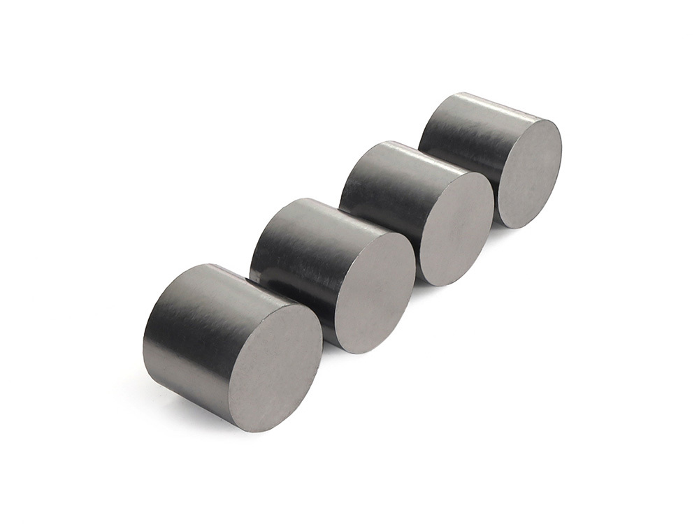 Cột graphite nhân tạo kim cương Cột graphite nhân tạo kim cương